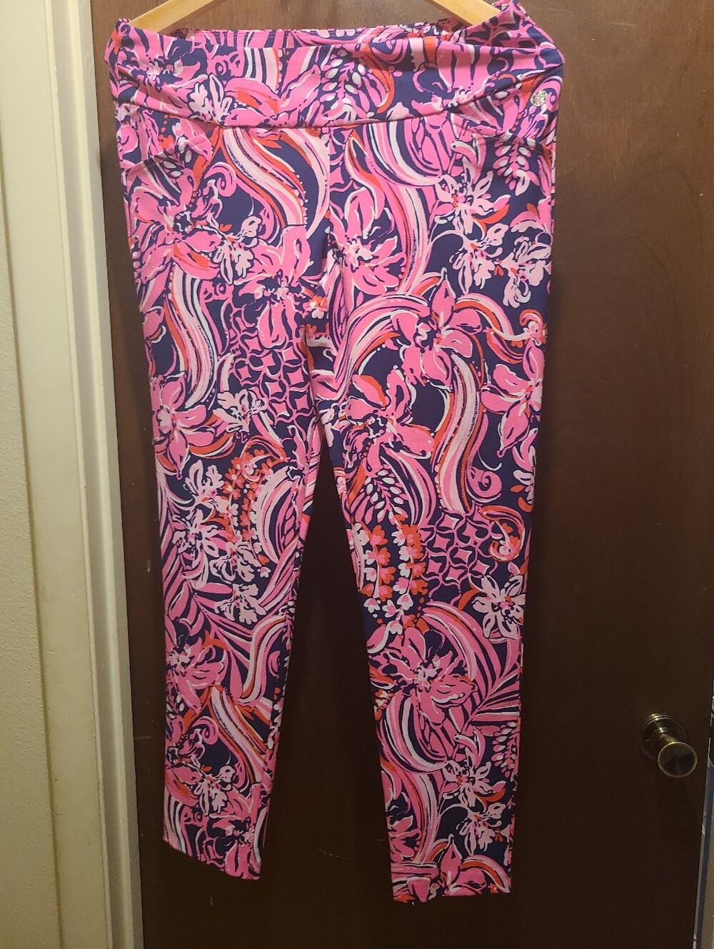 Lilly Pulitzer Luxletic, Size 8, Pre-owned. Please review photos for more detail